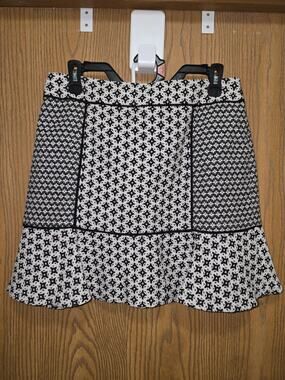 LOFT Size 6 Black & White Geometric Paneled Ruffle Hem Mini Skirt
